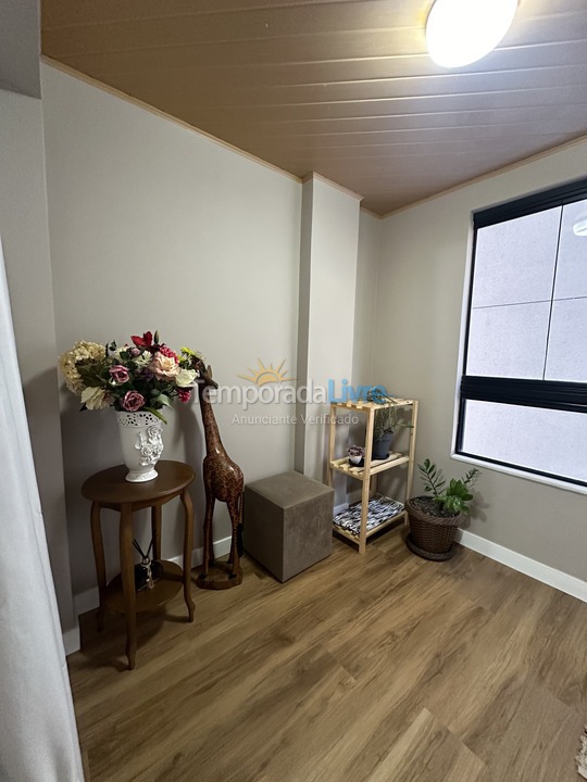 Apartamento para aluguel de temporada em Itapema (Meia Praia)