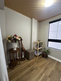 Ref 204- Lindo e aconchegante com 2 quartos -Rua 288