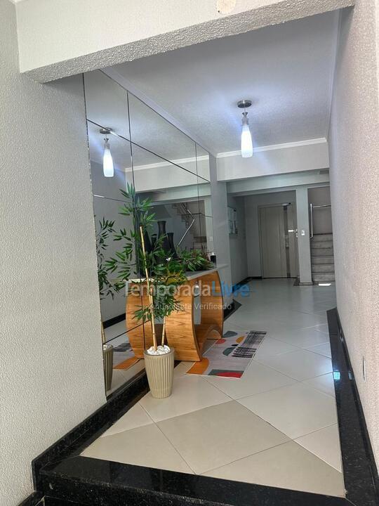 Apartamento para aluguel de temporada em Itapema (Meia Praia)