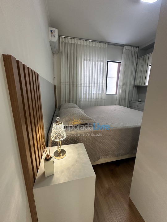 Apartamento para aluguel de temporada em Itapema (Meia Praia)