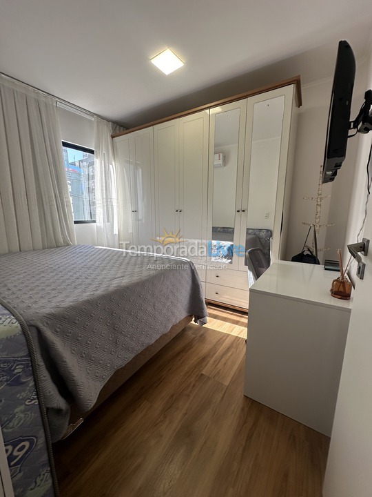 Apartamento para aluguel de temporada em Itapema (Meia Praia)