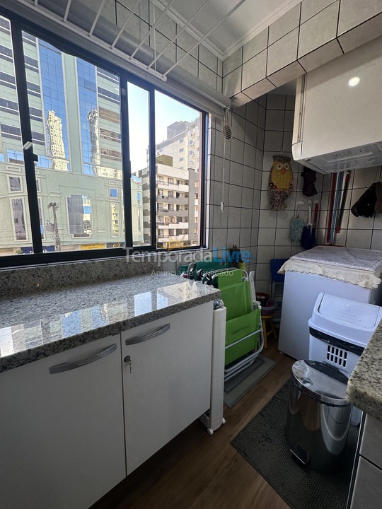 Apartamento para aluguel de temporada em Itapema (Meia Praia)