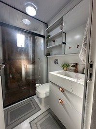 Ref 204- Lindo e aconchegante com 2 quartos -Rua 288