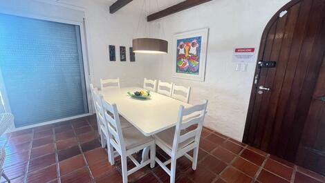 Apartamento Frente ao Mar – 4 dormitórios - PÉ NA AREIA