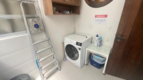 Apartamento Frente ao Mar – 4 dormitórios - PÉ NA AREIA