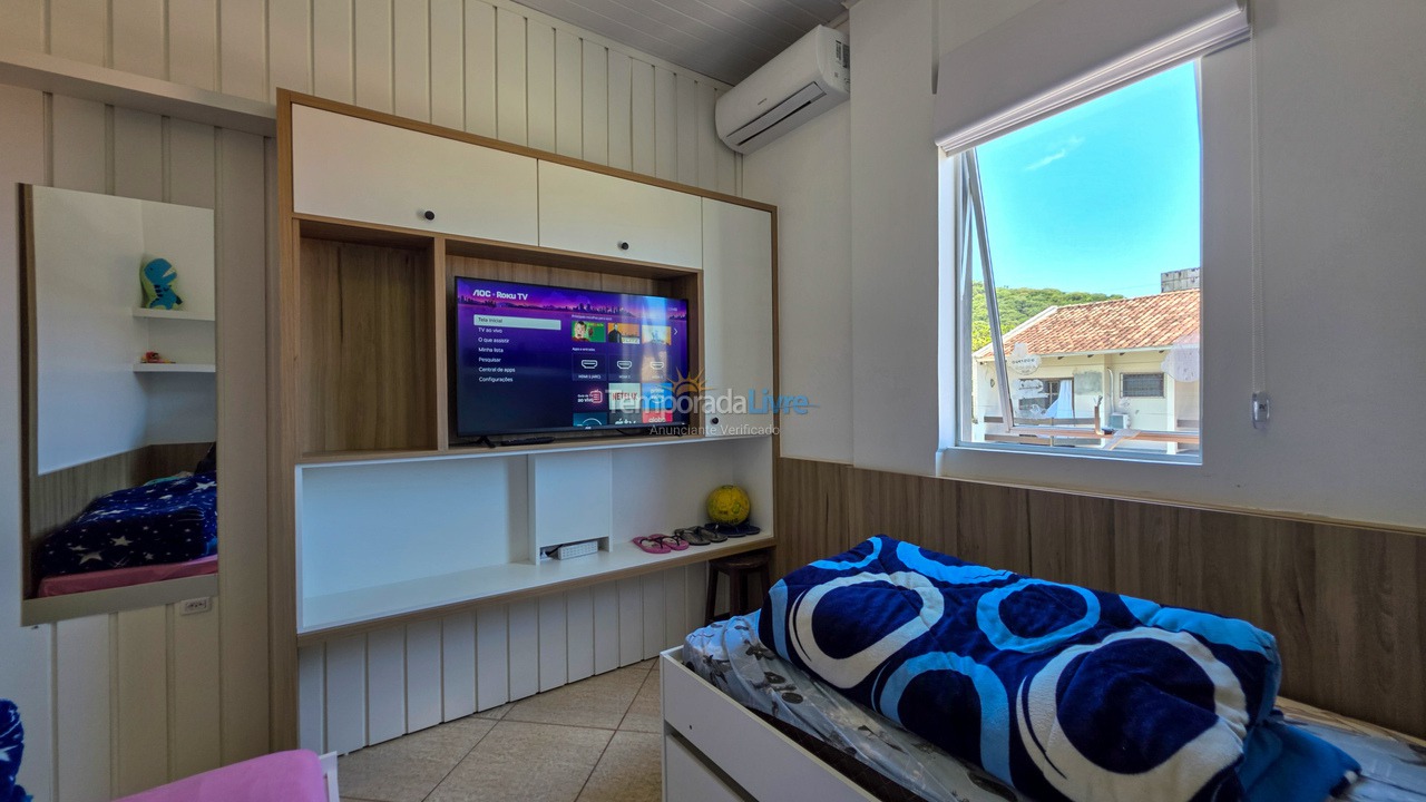 Casa para aluguel de temporada em São Francisco do Sul (Ubatuba)