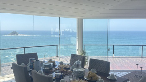 Spectacular Mansion in Joatinga