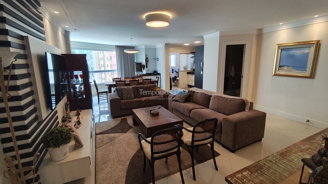 Apartamento para aluguel de temporada em Balneário Camboriú (Centro)