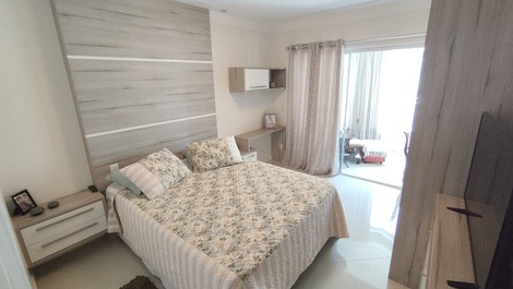 3 Suites a 100 metros da praia com 2 vagas de garagem