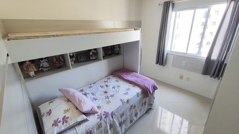 3 Suites a 100 metros da praia com 2 vagas de garagem