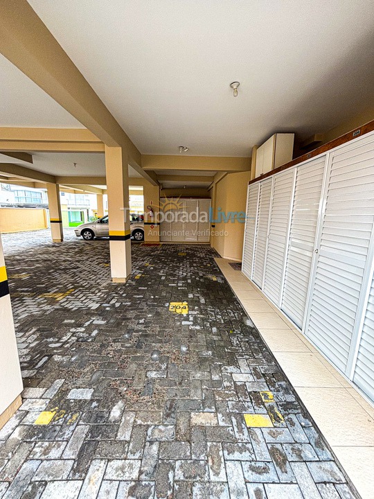 Apartamento para aluguel de temporada em Governador Celso Ramos (Praia de Palmas)