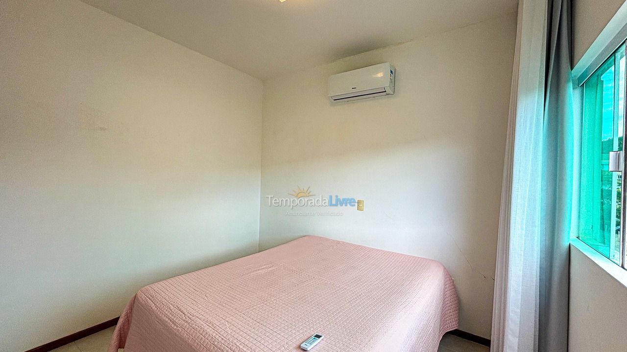 Apartamento para aluguel de temporada em Governador Celso Ramos (Praia de Palmas)