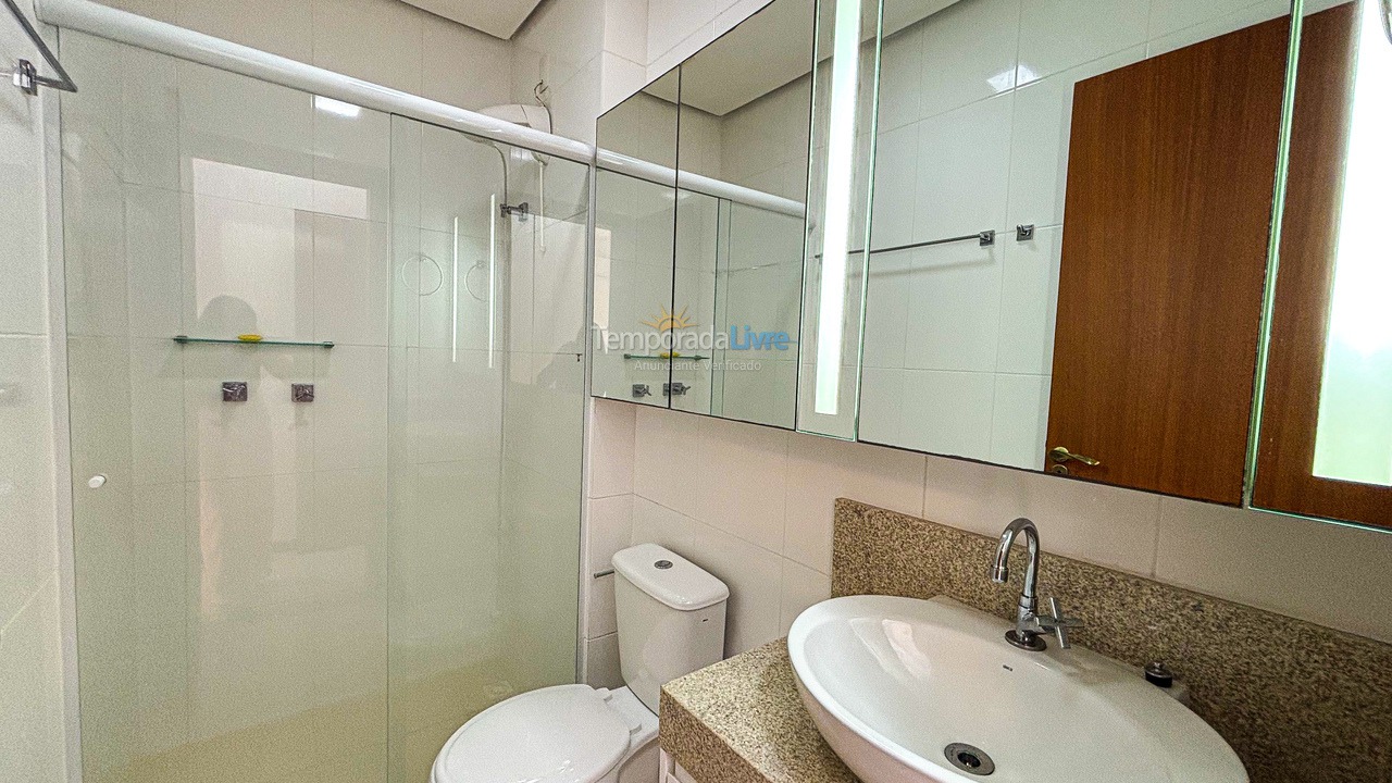 Apartamento para aluguel de temporada em Governador Celso Ramos (Praia de Palmas)