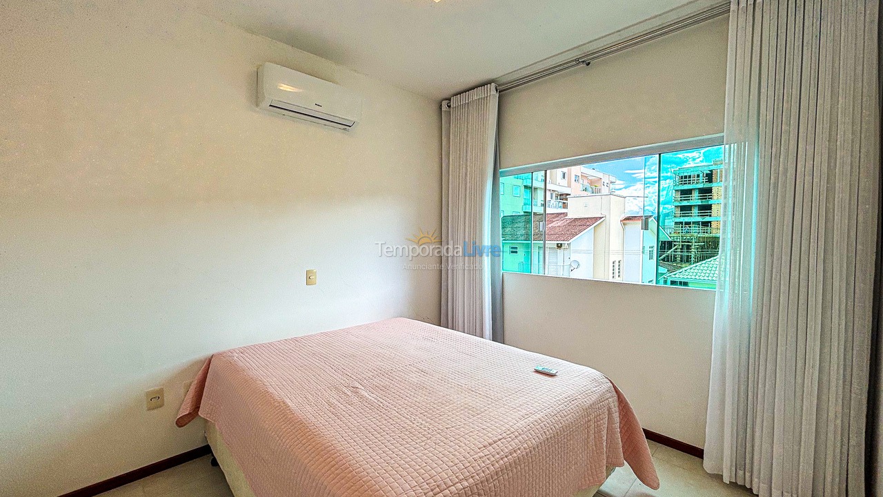 Apartamento para aluguel de temporada em Governador Celso Ramos (Praia de Palmas)