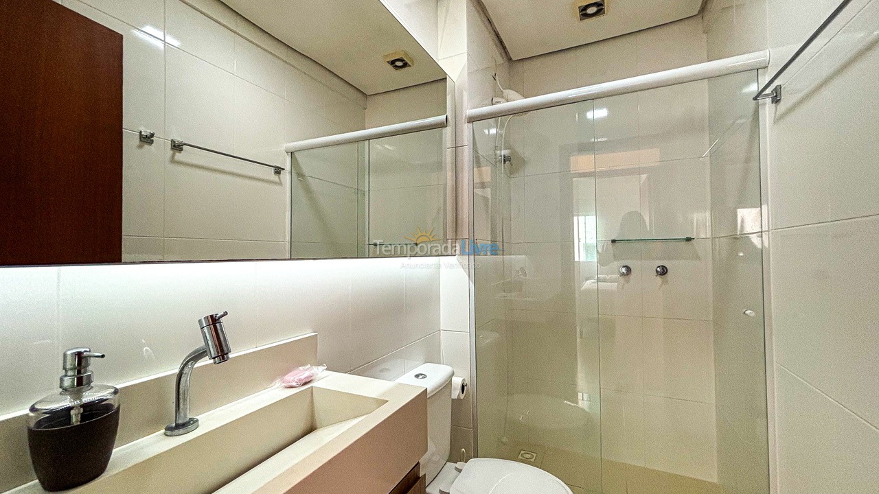 Apartamento para aluguel de temporada em Governador Celso Ramos (Praia de Palmas)