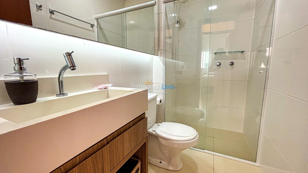 Apartamento para aluguel de temporada em Governador Celso Ramos (Praia de Palmas)