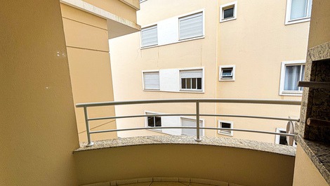 Partiu Palmas? Apto a 180m da praia.