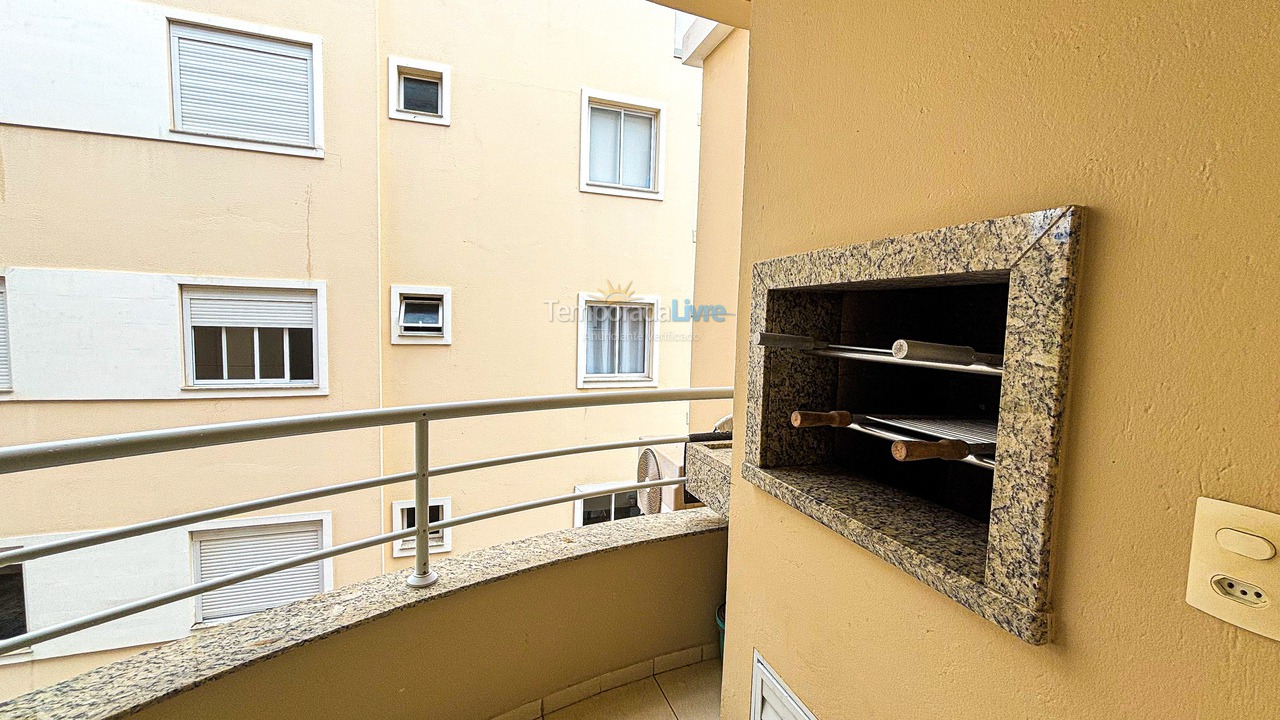 Apartamento para aluguel de temporada em Governador Celso Ramos (Praia de Palmas)