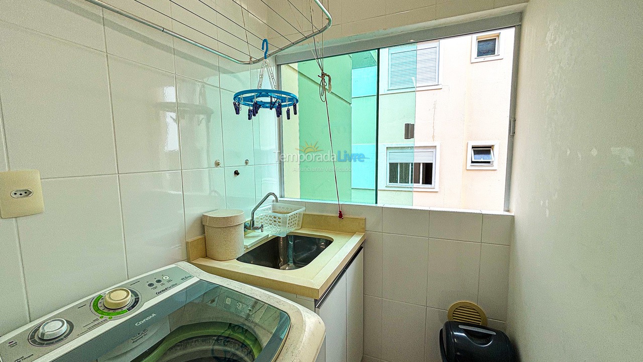 Apartamento para aluguel de temporada em Governador Celso Ramos (Praia de Palmas)