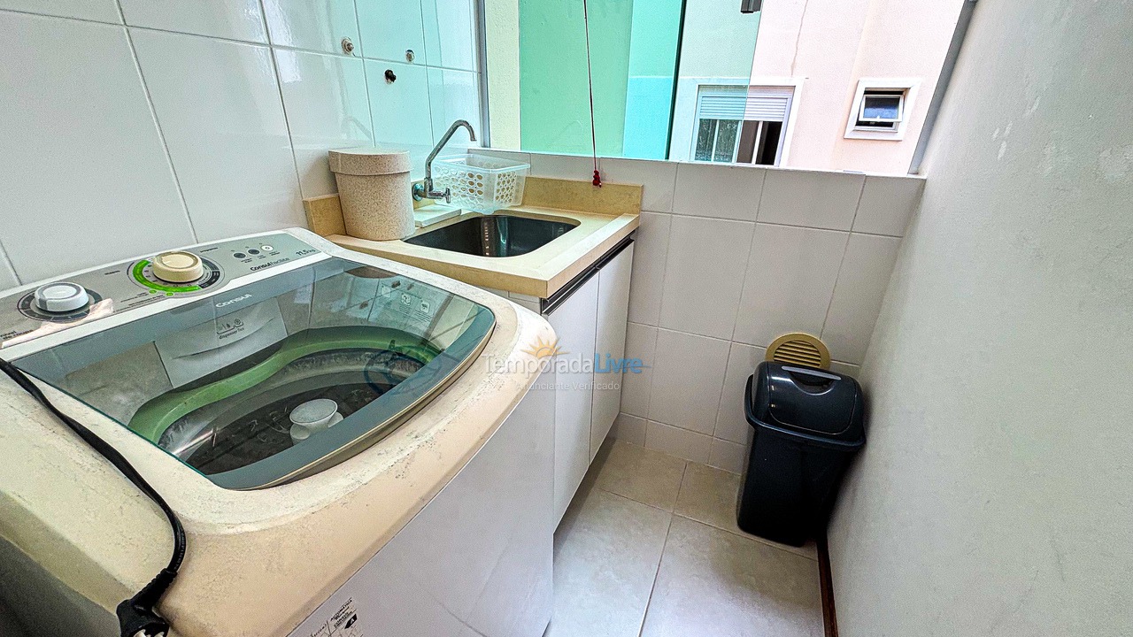 Apartamento para aluguel de temporada em Governador Celso Ramos (Praia de Palmas)