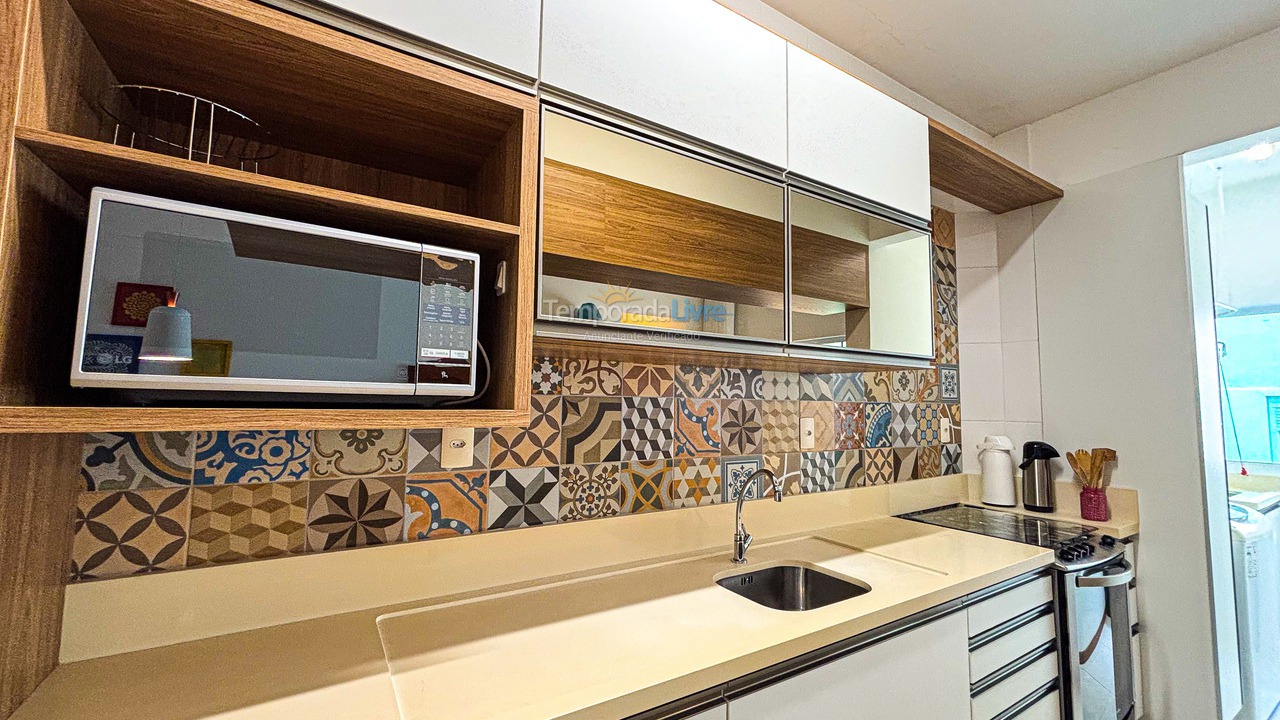 Apartamento para aluguel de temporada em Governador Celso Ramos (Praia de Palmas)