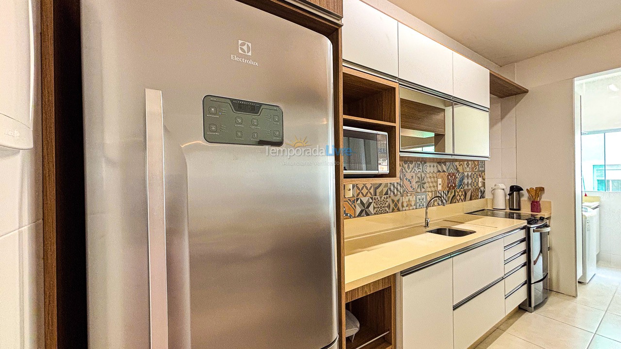 Apartamento para aluguel de temporada em Governador Celso Ramos (Praia de Palmas)