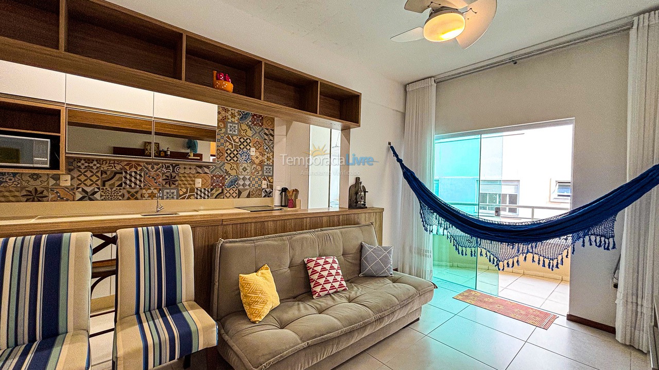 Apartamento para aluguel de temporada em Governador Celso Ramos (Praia de Palmas)