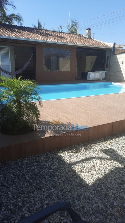 Casa para alquiler de vacaciones em São Francisco do Sul (Vila da Glória)