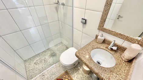 Pitangueiras, a 90 metros de la playa, 4 habitaciones, vista al mar, Wi-Fi, 2 plazas de aparcamiento.