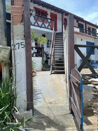 Kitnet mobiliada aluguel temporada a 5min da Rua das Pedras