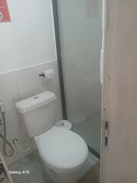 Kitnet mobiliada aluguel temporada a 5min da Rua das Pedras