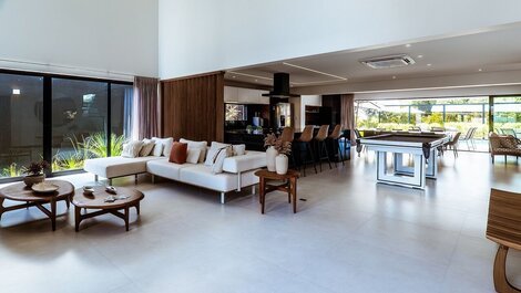 Mansão em Cond. Praia dos Milionários - Ilhéus-BA