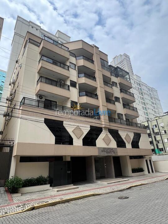 Apartamento para aluguel de temporada em Itapema (Meia Praia)