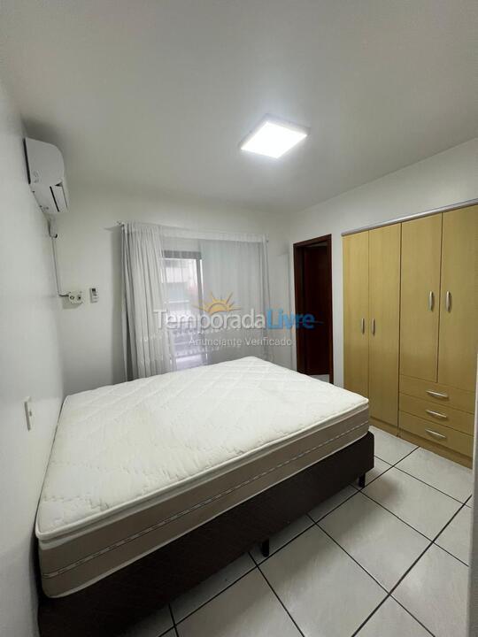 Apartamento para aluguel de temporada em Itapema (Meia Praia)