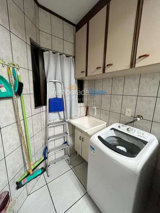 Apartamento para aluguel de temporada em Itapema (Meia Praia)