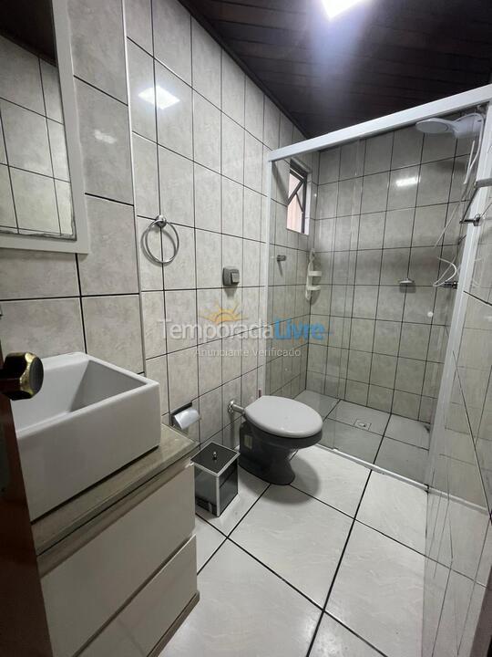 Apartamento para aluguel de temporada em Itapema (Meia Praia)