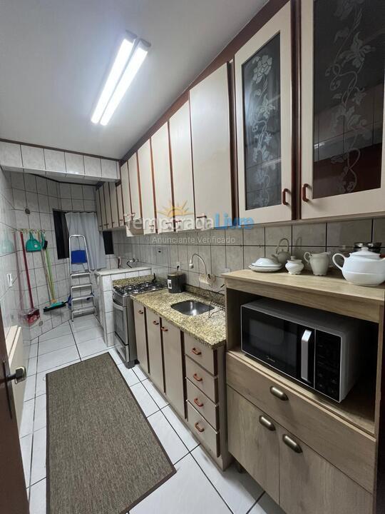 Apartamento para aluguel de temporada em Itapema (Meia Praia)