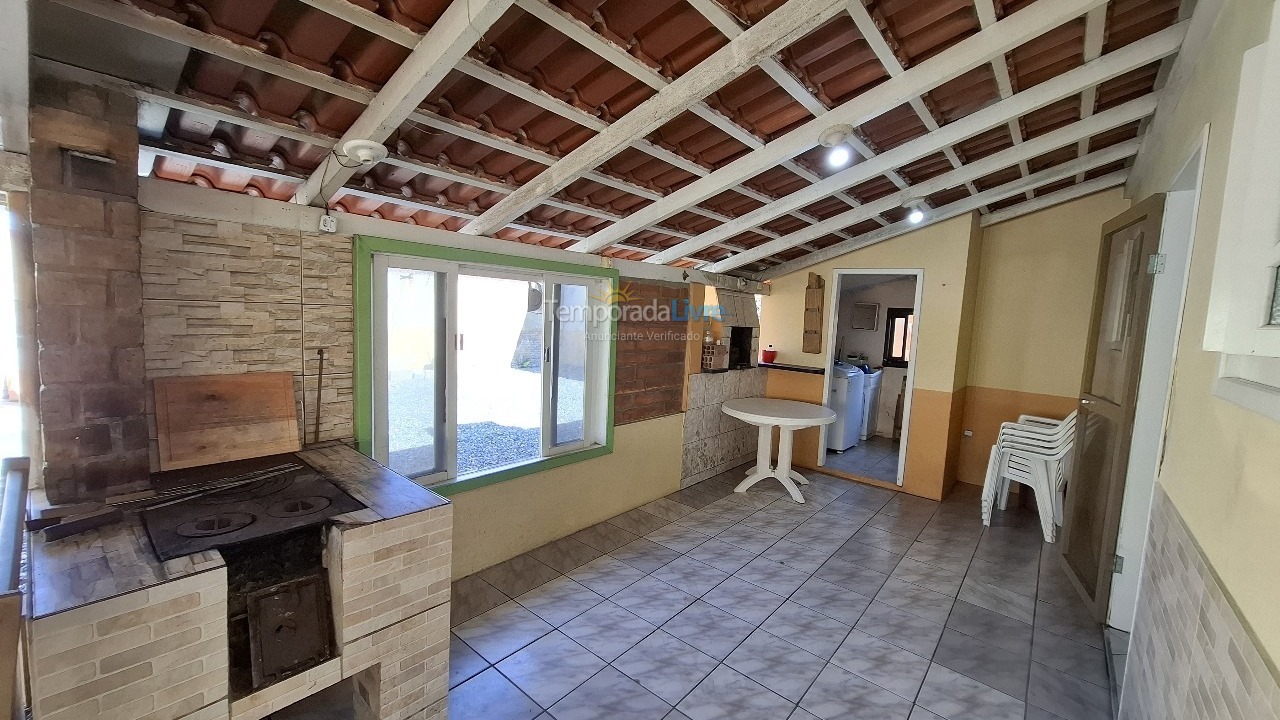 Casa para aluguel de temporada em Barra Velha (Itajuba)