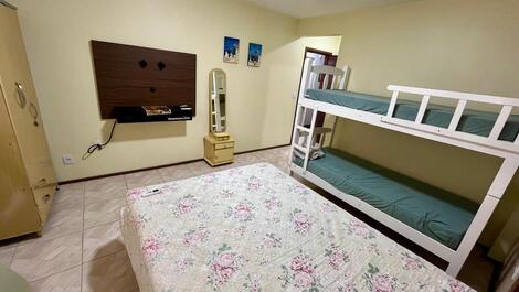 Two-bedroom apartment one block from the beach in Meia Praia.