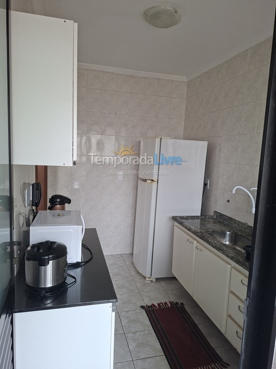 Apartamento para aluguel de temporada em Praia Grande (Vila Tupi)