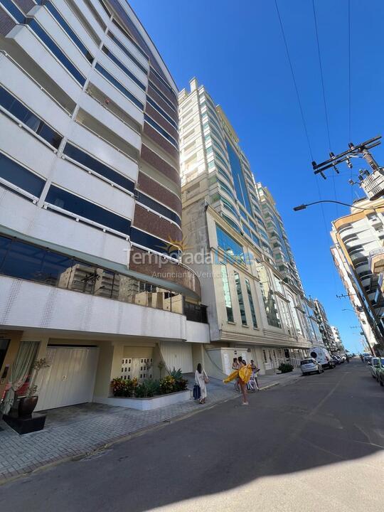 Casa para aluguel de temporada em Itapema (Meia Praia)