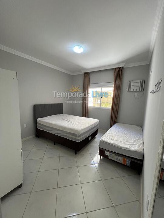 Casa para aluguel de temporada em Itapema (Meia Praia)