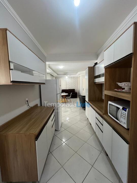 Casa para aluguel de temporada em Itapema (Meia Praia)