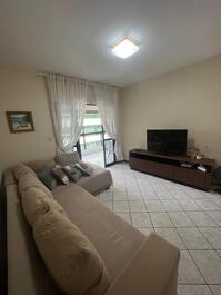 Apartamento de 3 habitaciones con vista al mar cerca del centro comercial Russi