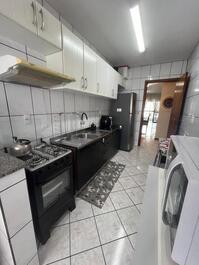 Apartamento de 3 habitaciones con vista al mar cerca del centro comercial Russi