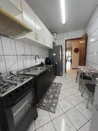 Apartamento de 3 habitaciones con vista al mar cerca del centro comercial Russi