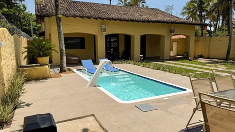 6-SUITE MANSION 150m FROM THE BEACH - PET FRIENDLY