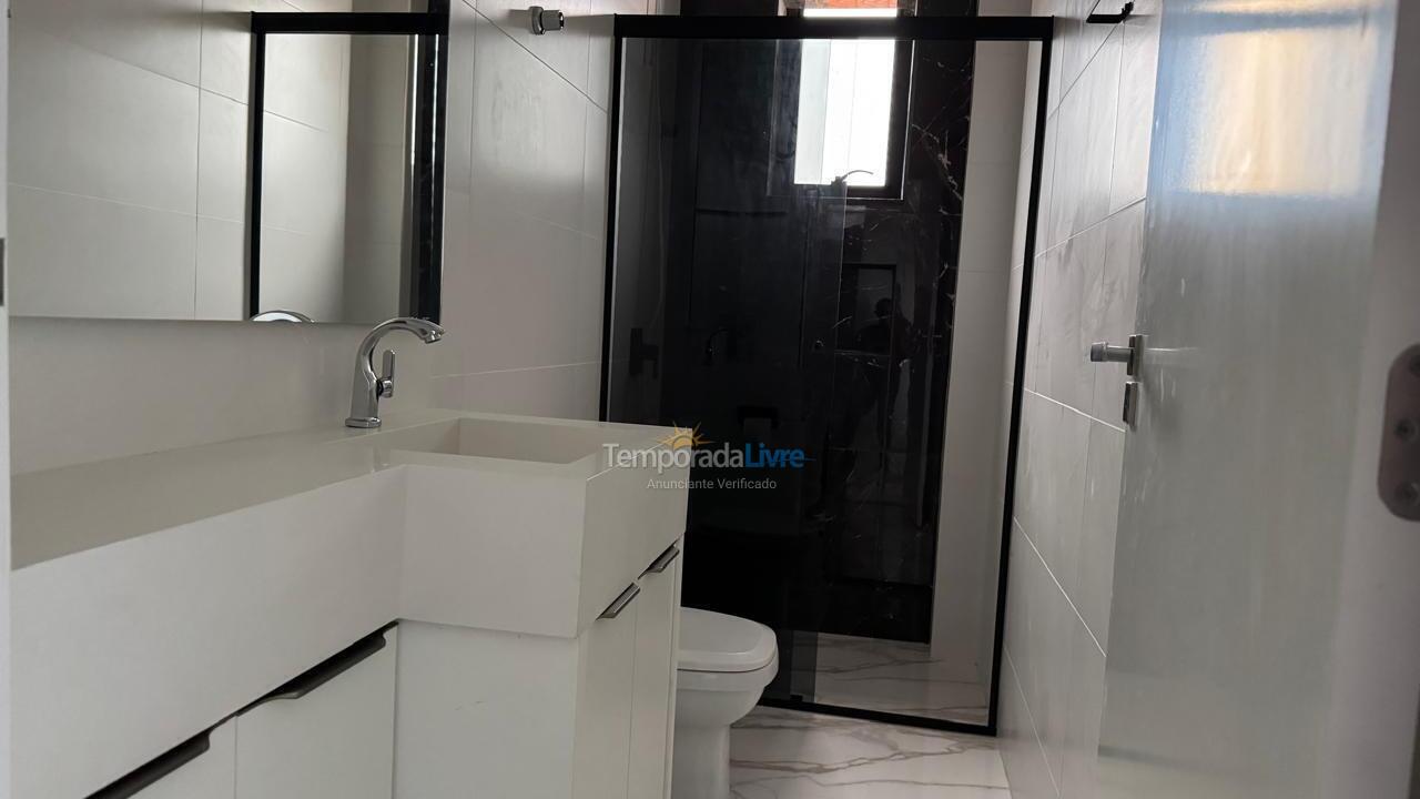 Apartamento para aluguel de temporada em Florianópolis (Praia do Santinho)