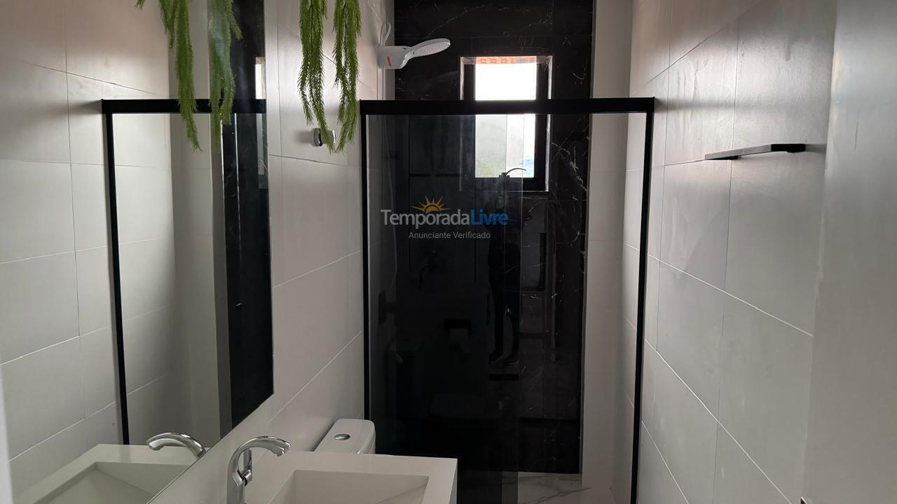 Apartamento para aluguel de temporada em Florianópolis (Praia do Santinho)