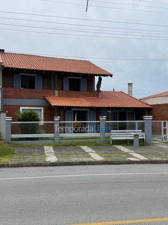 Casa para aluguel de temporada em São Francisco do Sul (Praia Grande)